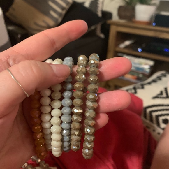 NWT • Gray brown stretch bracelet - Picture 2 of 2